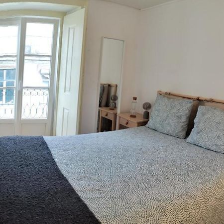 Central Bedroom In Shared House In Chiado - Historic Center Of Lisboa Екстериор снимка