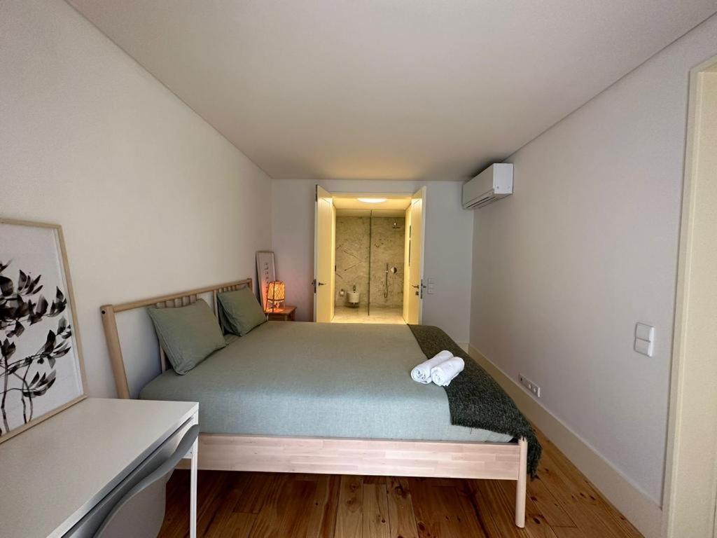 Central Bedroom In Shared House In Chiado - Historic Center Of Lisboa Екстериор снимка