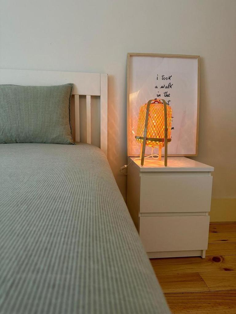 Central Bedroom In Shared House In Chiado - Historic Center Of Lisboa Екстериор снимка